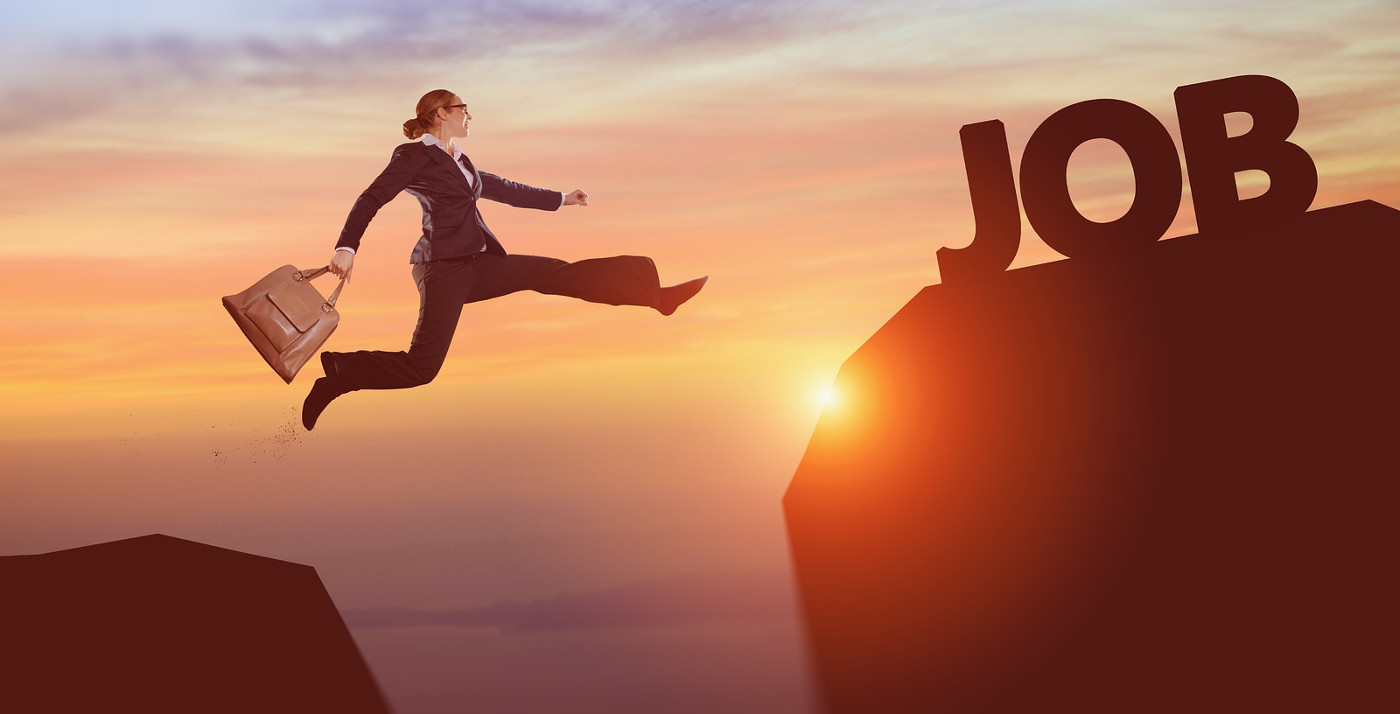 Reconversion professionnelle : 5 pièges à éviter avant de choisir une formation en ligne (CPF, Qualiopi, avis…)